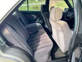 Mercedes-Benz 200d (1986) thumbnail 24