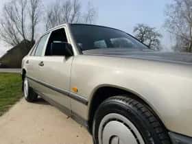 Mercedes-Benz 200d (1986) thumbnail 31