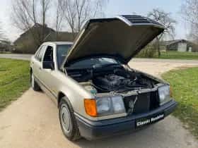 Mercedes-Benz 200d (1986) thumbnail 32