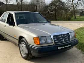 Mercedes-Benz 200d (1986) thumbnail 36