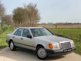 Mercedes-Benz 200d (1986) thumbnail 7