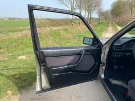 Mercedes-Benz 200d (1986) thumbnail 9
