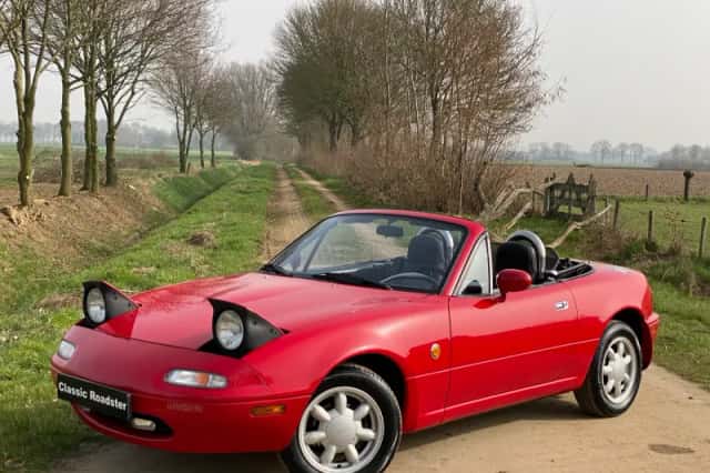 Mazda MX-5 (1991) thumbnail 1