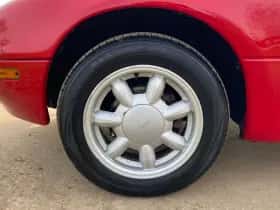 Mazda MX-5 (1991) thumbnail 32