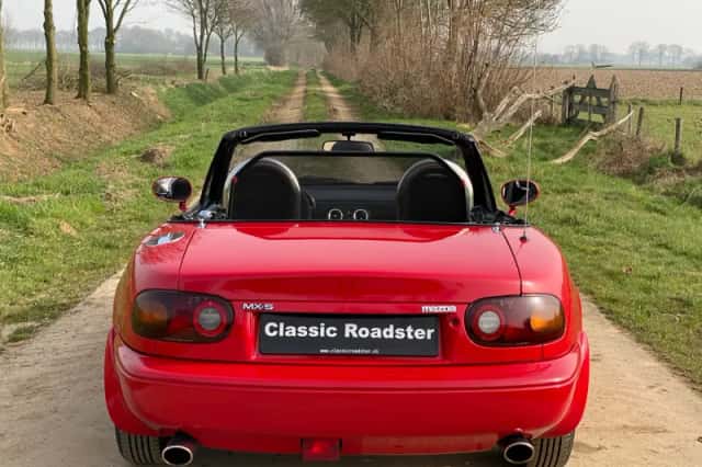 Mazda MX-5 (1991) thumbnail 5