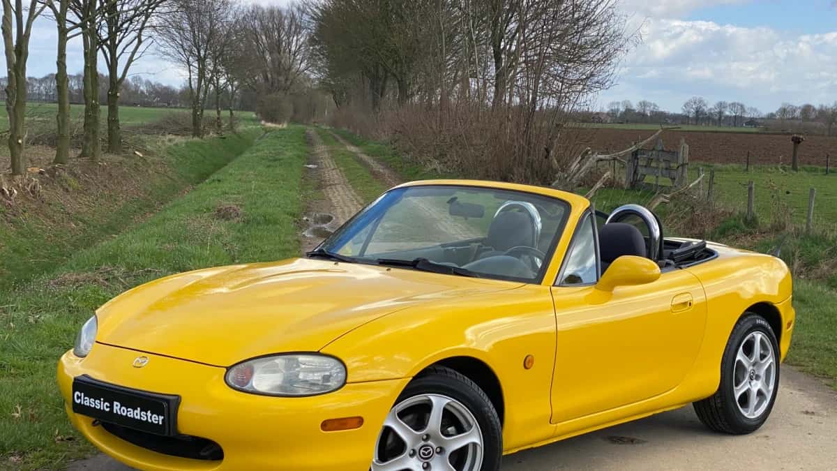 Mazda MX-5 (2000) — foto 1