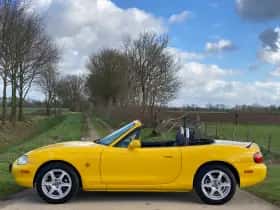 Mazda MX-5 (2000) thumbnail 2