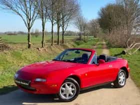 Mazda MX-5 (1991) thumbnail 2