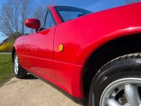 Mazda MX-5 (1991) thumbnail 36