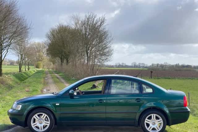 Volkswagen Passat (1999) thumbnail 2