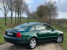 Volkswagen Passat (1999) thumbnail 5