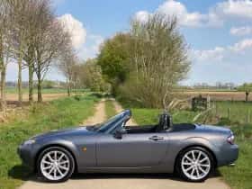 Mazda MX-5 (2006) thumbnail 2