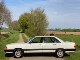Audi 100 (1986) thumbnail 2