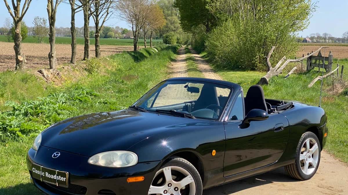 Mazda MX-5 (2001) — foto 1