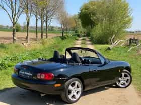Mazda MX-5 (2001) thumbnail 5