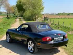 Mazda MX-5 (2001) thumbnail 43