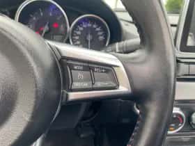 Mazda MX-5 (2015) thumbnail 17