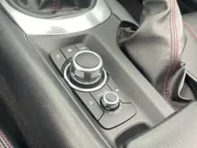 Mazda MX-5 (2015) thumbnail 23