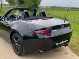 Mazda MX-5 (2015) thumbnail 41