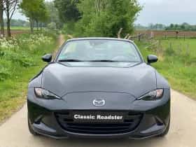 Mazda MX-5 (2015) thumbnail 8