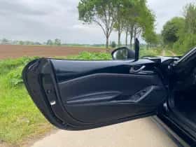 Mazda MX-5 (2015) thumbnail 9