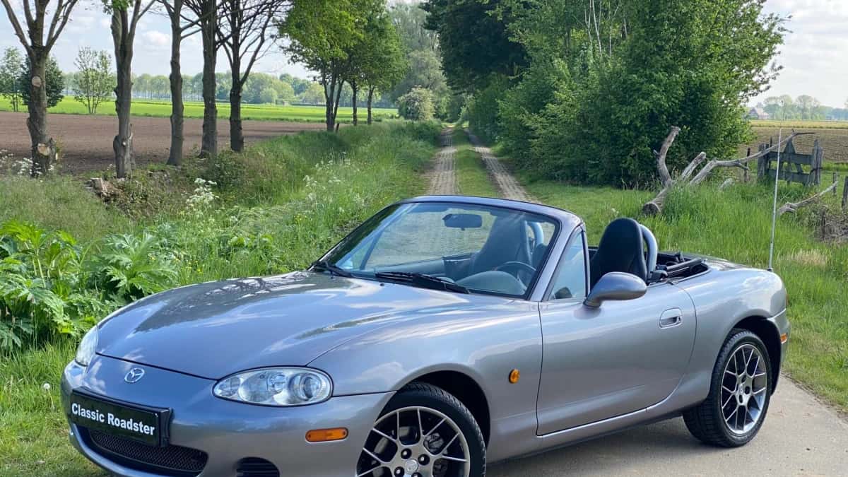 Mazda MX-5 (2004) — foto 1