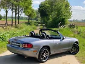 Mazda MX-5 (2004) thumbnail 5