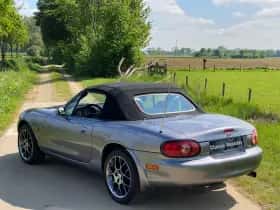 Mazda MX-5 (2004) thumbnail 47