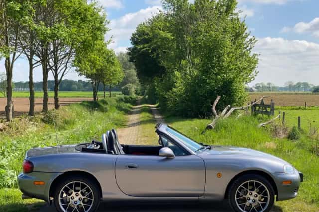 Mazda MX-5 (2004) thumbnail 6