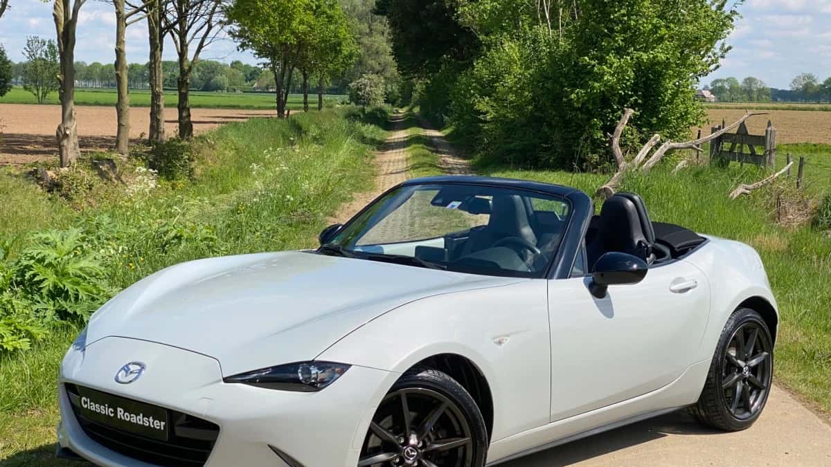 Mazda MX-5 (2015) — foto 1