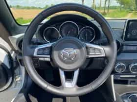 Mazda MX-5 (2015) thumbnail 14