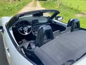 Mazda MX-5 (2015) thumbnail 26
