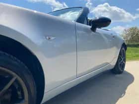 Mazda MX-5 (2015) thumbnail 31
