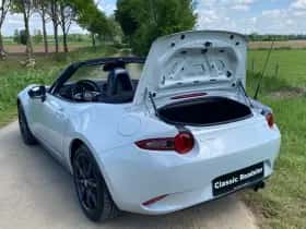 Mazda MX-5 (2015) thumbnail 42
