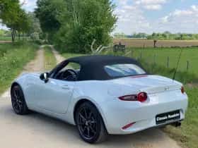 Mazda MX-5 (2015) thumbnail 47