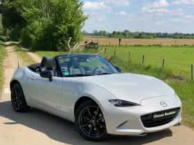 Mazda MX-5 (2015) thumbnail 7