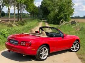 Mazda Miata Mx5 (2001) thumbnail 5