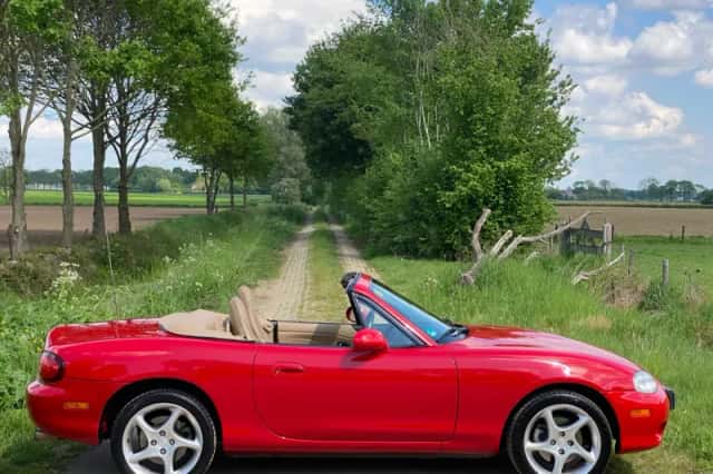 Mazda Miata Mx5 (2001) thumbnail 6