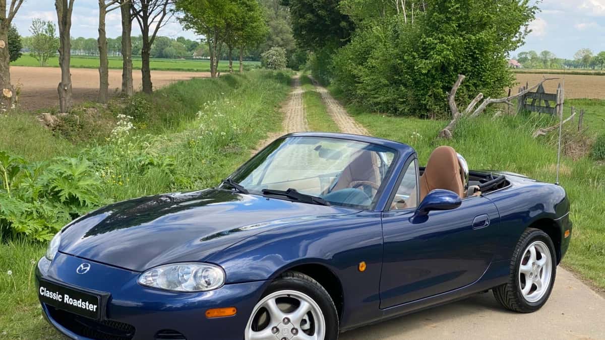 Mazda MX-5 (2001) — foto 1