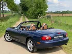 Mazda MX-5 (2001) thumbnail 3