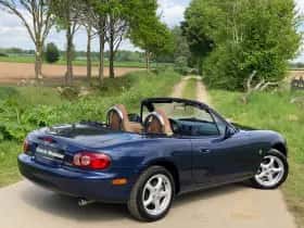Mazda MX-5 (2001) thumbnail 5