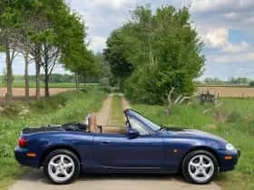 Mazda MX-5 (2001) thumbnail 6