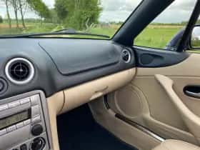 Mazda MX-5 (2005) thumbnail 21