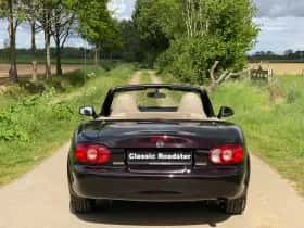 Mazda MX-5 (2005) thumbnail 4