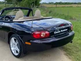 Mazda MX-5 (2005) thumbnail 40