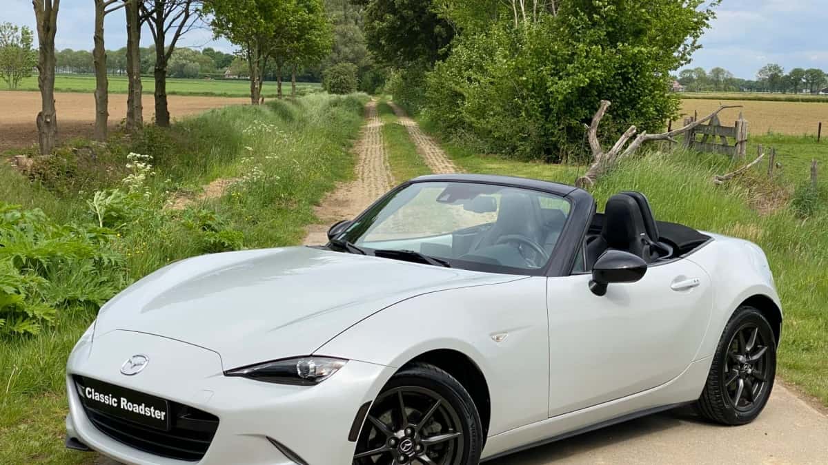 Mazda MX-5 (2015) — foto 1