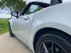 Mazda MX-5 (2015) thumbnail 31