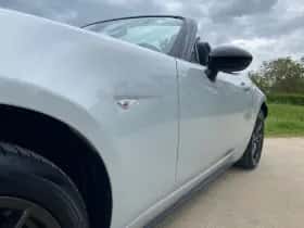 Mazda MX-5 (2015) thumbnail 32