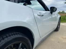 Mazda MX-5 (2015) thumbnail 33
