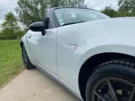 Mazda MX-5 (2015) thumbnail 34
